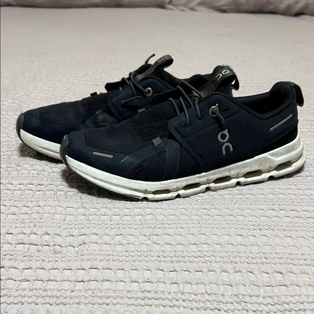 OnCloud Boys Dark Blue and White Athletic Shoes